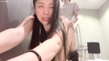 Man Man Hooked Up With Passers-By To The Public Toilet For A Wild Battle